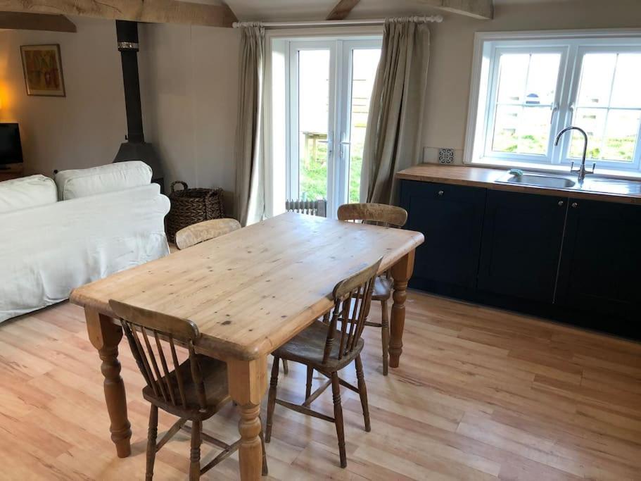 The Cowshed Apartment Salisbury Ngoại thất bức ảnh